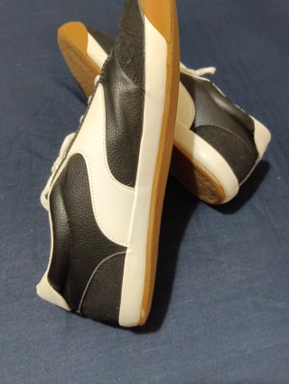 Zapatillas Mustang Talla 44 Negras y Blancas