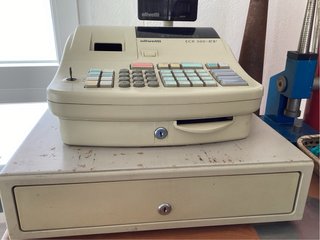 Caja registradora vintage Olivetti ECR 300-ev