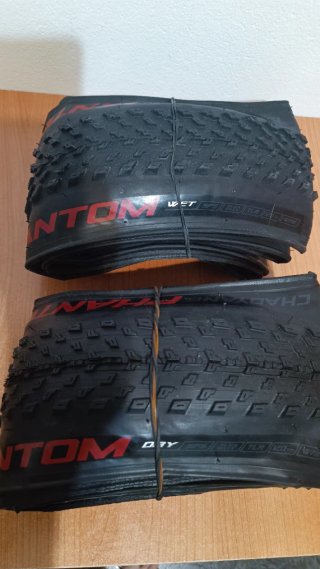 Cubiertas Chaoyang Phantom WET y DRY 2.3"