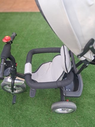 Triciclo para niño con capota