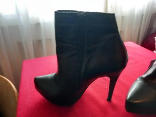Botines tacón aguja plataforma negros talla 39.