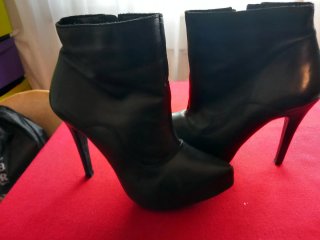 Botines tacón aguja plataforma negros talla 39.