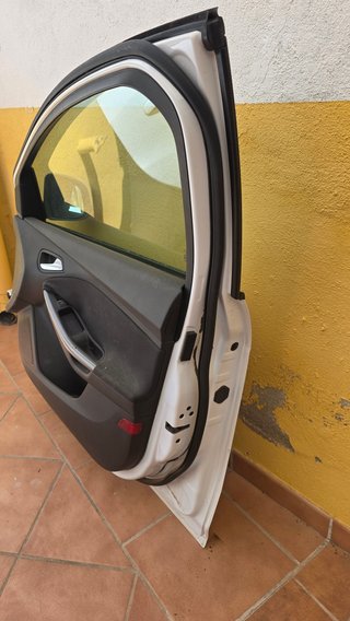 Puerta Delantera Derecha Ford Focus MK3