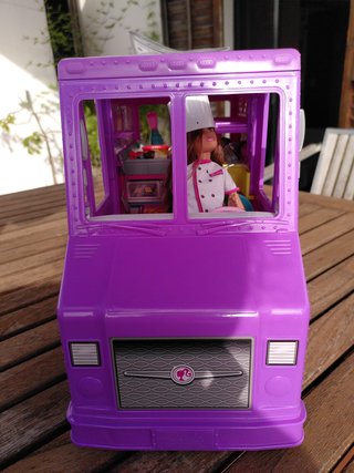 Barbie Cocinera y su Food Truck