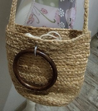 Bolso bandolera yute. Zara