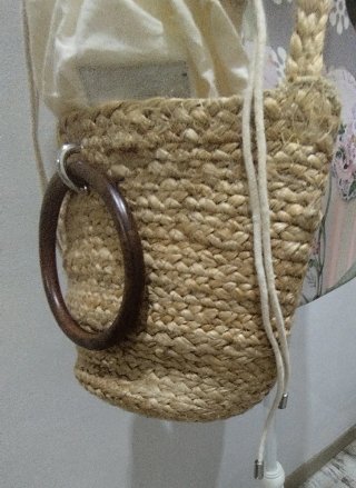 Bolso bandolera yute. Zara