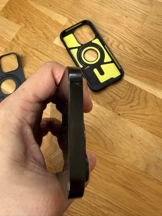 iPhone 14 Pro 256GB + Custodia Spigen Tough Armor
