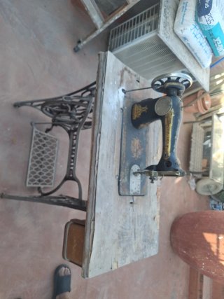 Máquina de coser Singer antigua