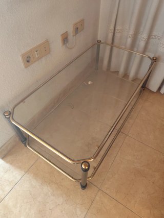 Mesa de centro cristal y metal dorado