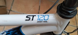 Bicicleta Rockrider ST120 Blanca y Azul