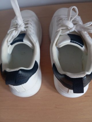 Sneakers bianche e nere per bambini