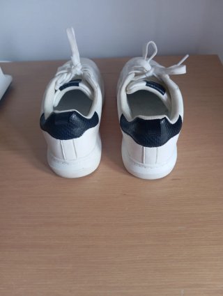 Sneakers bianche e nere per bambini