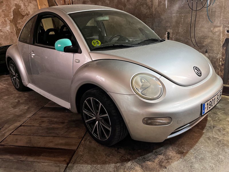 Volkswagen Beetle 2001 - foto 1