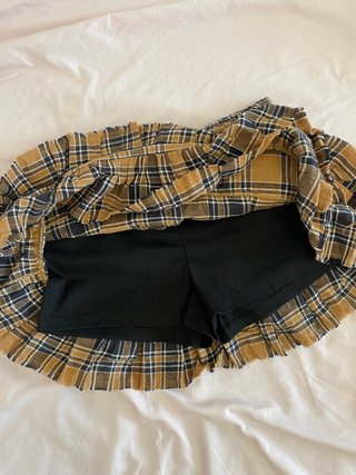 Falda Bershka volantes cuadros Talla S