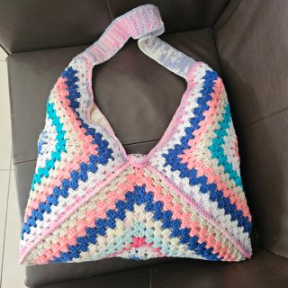 Bolso tejido a mano multicolor