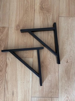 Balda de madera maciza con escuadras