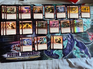Lote Cartas MTG Spiderman + Caja Bundle + Dado