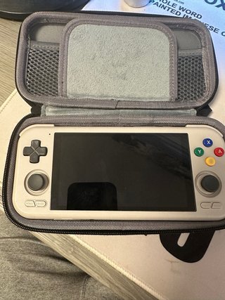 Retroid 4 Pro + funda + agarre + SD + Daijisho