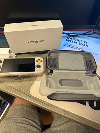 Retroid 4 Pro + funda + agarre + SD + Daijisho