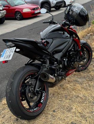 Suzuki GSX-S1000 Naked Moto