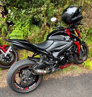 Suzuki GSX-S1000 Naked Moto