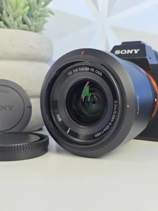 Sony A7 II con objetivo Kit 28-70mm + Extras