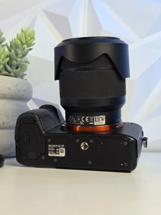 Sony A7 II con objetivo Kit 28-70mm + Extras