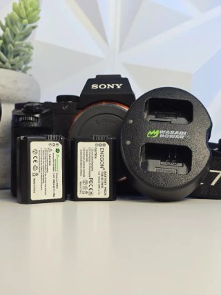 Sony A7 II con objetivo Kit 28-70mm + Extras