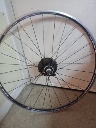Llanta trasera bicicleta carretera 8v