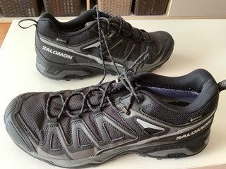 Zapatillas senderismo Salomon negras/grises