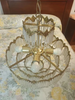 Lámpara colgante de cristal y metal
