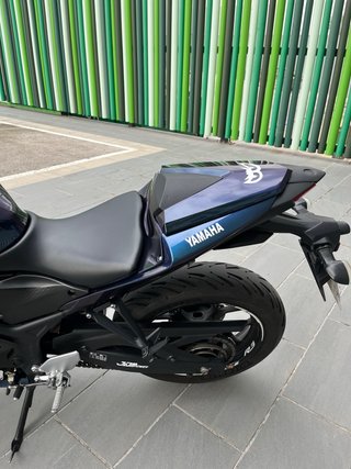 Yamaha YZF-R3 (2020) - Azul y Morada