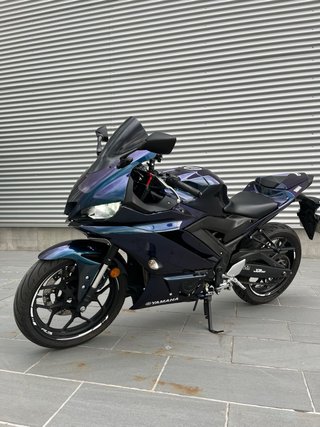 Yamaha YZF-R3 (2020) - Azul y Morada
