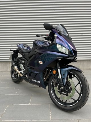 Yamaha YZF-R3 (2020) - Azul y Morada