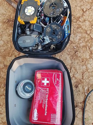Caja de herramientas con accesorios