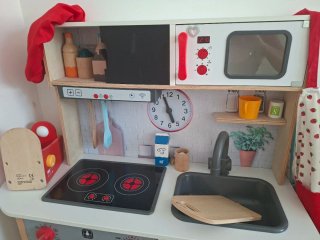 Cocina de juguete con accesorios