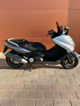YAMAHA TMAX 500 – MUY CUIDADA –