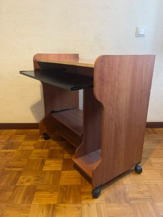 Mesa Ordenador Vintage con Ruedas