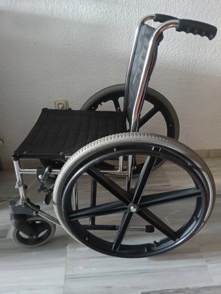 Silla de ruedas manual plegable