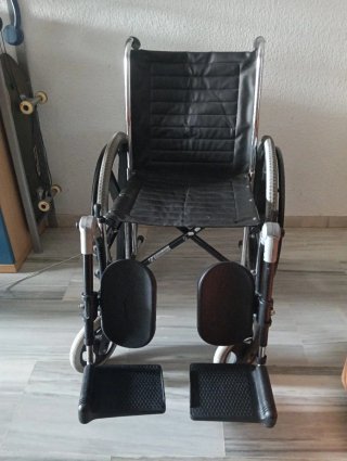 Silla de ruedas manual plegable