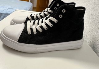 Converse Negras y Blancas