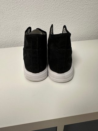 Converse Negras y Blancas