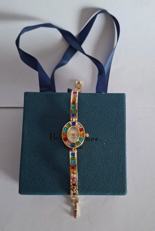 Reloj Dorado Cristales Multicolor Nuevo