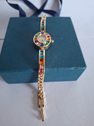 Reloj Dorado Cristales Multicolor Nuevo