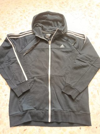 Felpa con cappuccio Adidas L Il colore è blu scuro