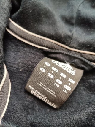 Felpa con cappuccio Adidas L Il colore è blu scuro