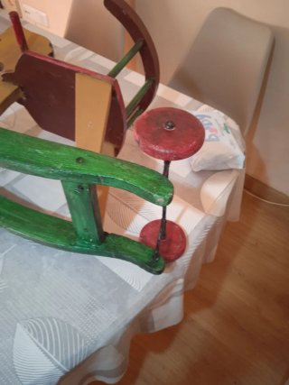 Caballito balancín de madera para niños