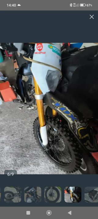 Pit bike Enduro/Motocross Negra y Dorada