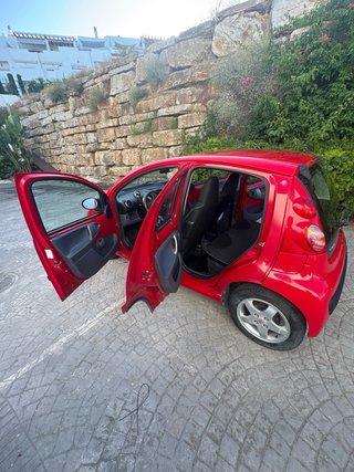 Peugeot 107 1.0 AUTOMATICO (Toyota)