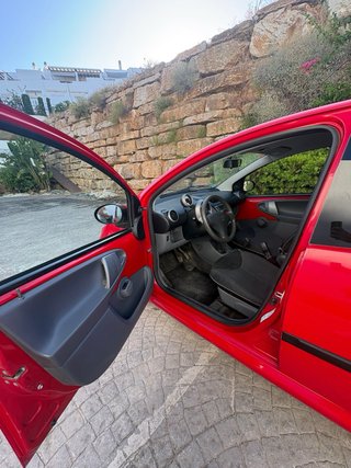 Peugeot 107 1.0 AUTOMATICO (Toyota)